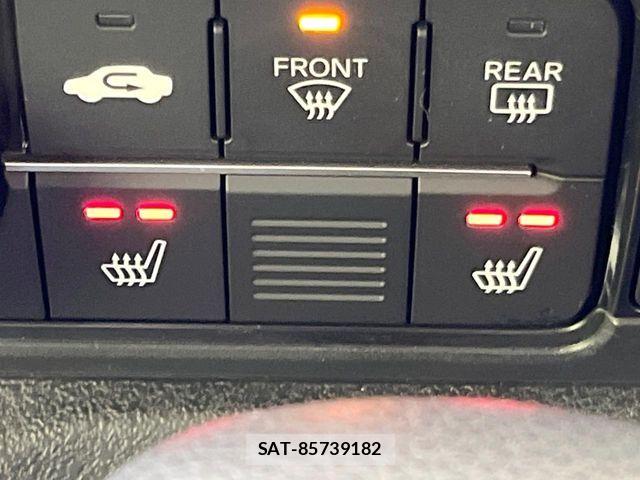Honda N BOX CUSTOM 2023-12 7962872-6