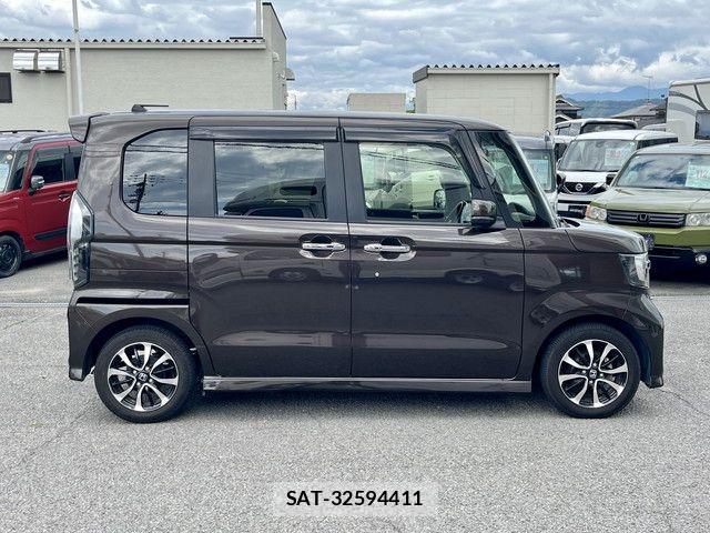 Honda N BOX CUSTOM 2020-01 7962905-17
