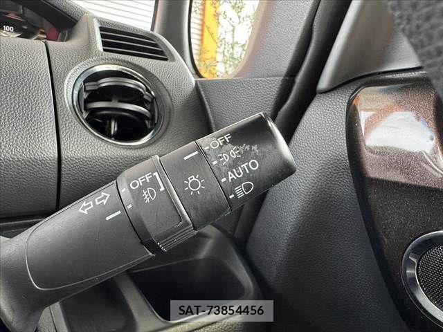 Honda N BOX CUSTOM 2019-09 7962948-28