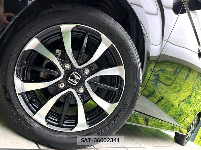 Honda N BOX CUSTOM 2018-05 7962929-12