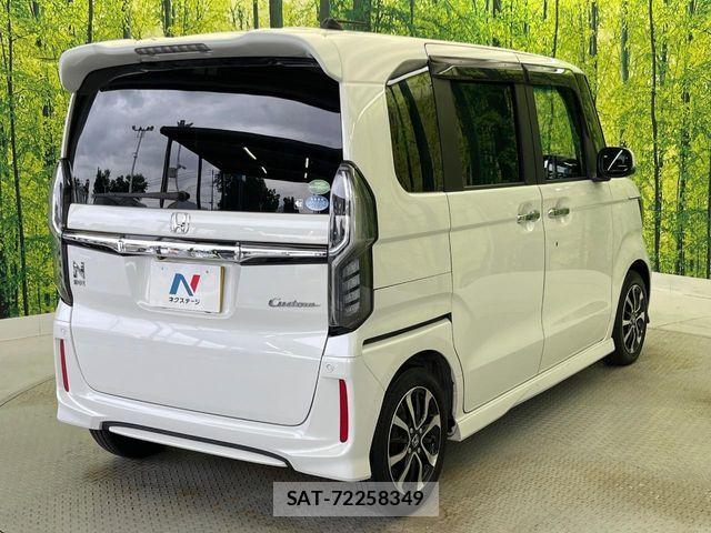Honda N BOX CUSTOM 2019-04 7962908-17