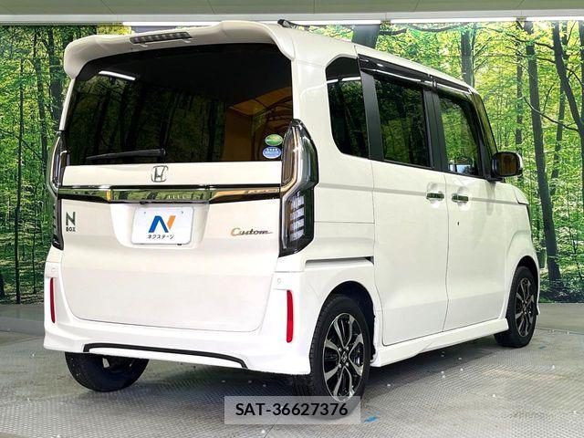 Honda N BOX CUSTOM 2018-04 7962918-16