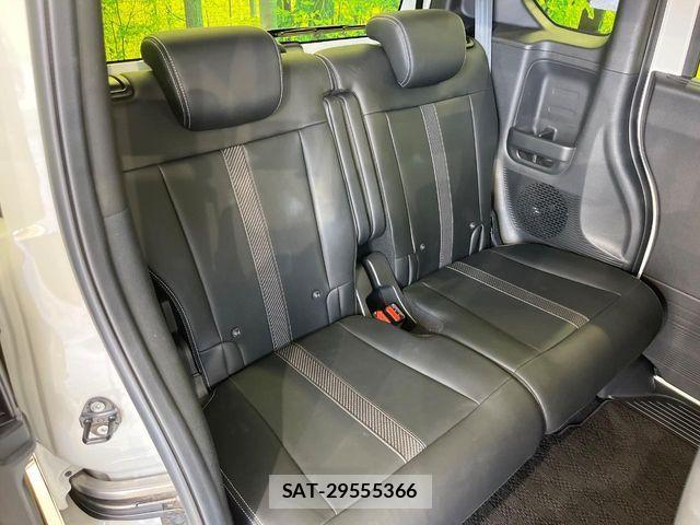 Honda N BOX CUSTOM 2024-04 7962858-8
