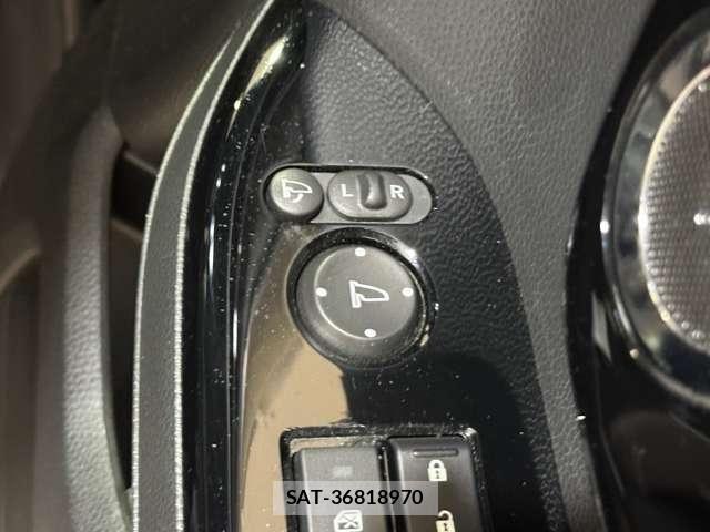 Honda N BOX CUSTOM 2022-06 7962903-17