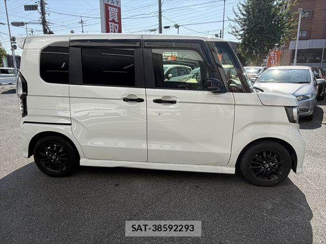 Honda N BOX CUSTOM 2023-05 7962874-13