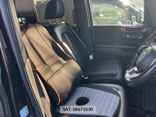 Honda N BOX CUSTOM 2018-09 7980273-10