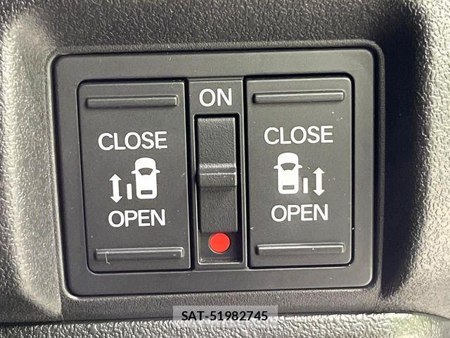 Honda N BOX CUSTOM 2024-09 7980233-4