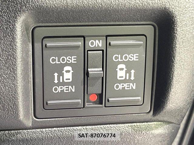 Honda N BOX CUSTOM 2024-09 7980235-4