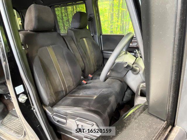 Honda N BOX CUSTOM 2018-06 7980269-7