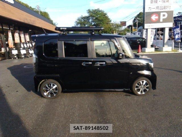 Honda N BOX CUSTOM 2018-06 8037182-16