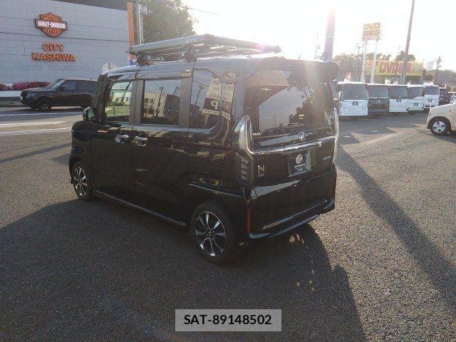 Honda N BOX CUSTOM 2018-06 8037182-17