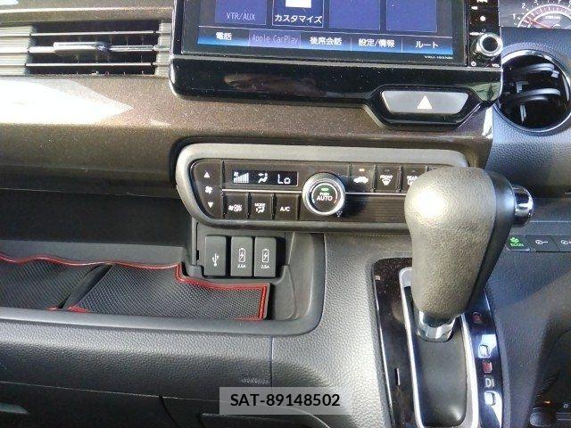 Honda N BOX CUSTOM 2018-06 8037182-28