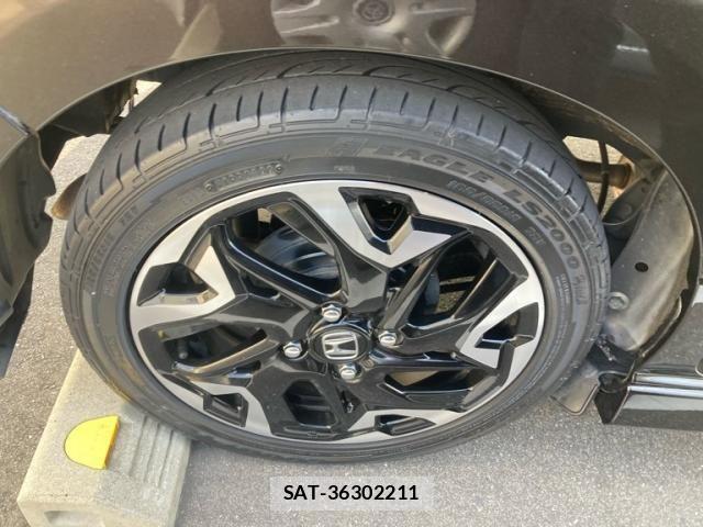 Honda N BOX CUSTOM 2017-08 8037196-26