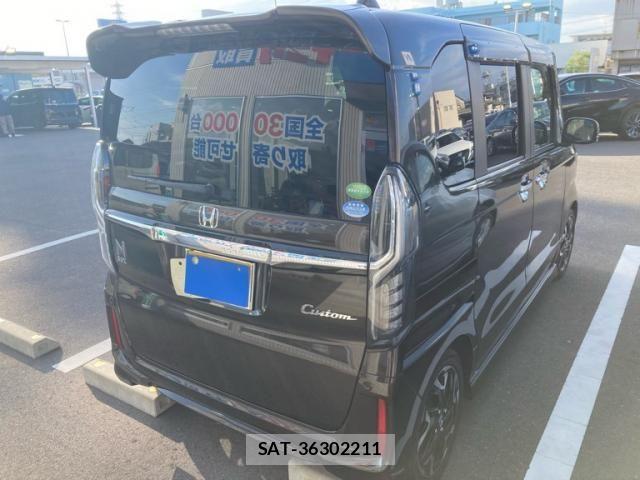 Honda N BOX CUSTOM 2017-08 8037196-3