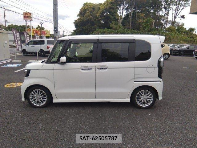 Honda N BOX CUSTOM 2022-01 8037152-15