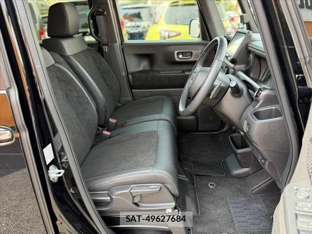 Honda N BOX CUSTOM 2024-03 8037125-15