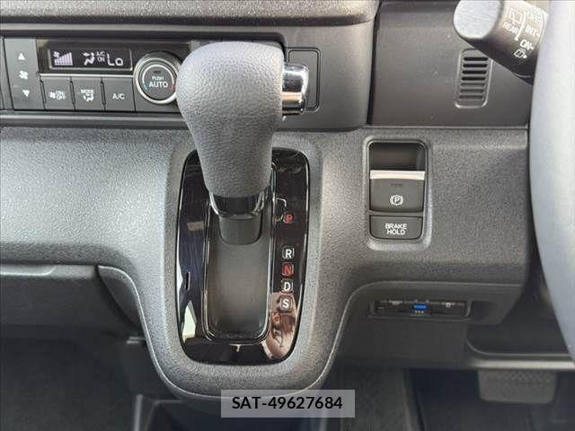 Honda N BOX CUSTOM 2024-03 8037125-25