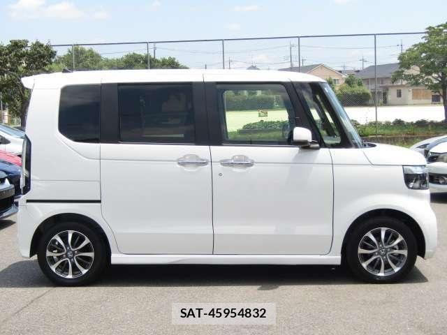 Honda N BOX CUSTOM 2025-09 8037142-19