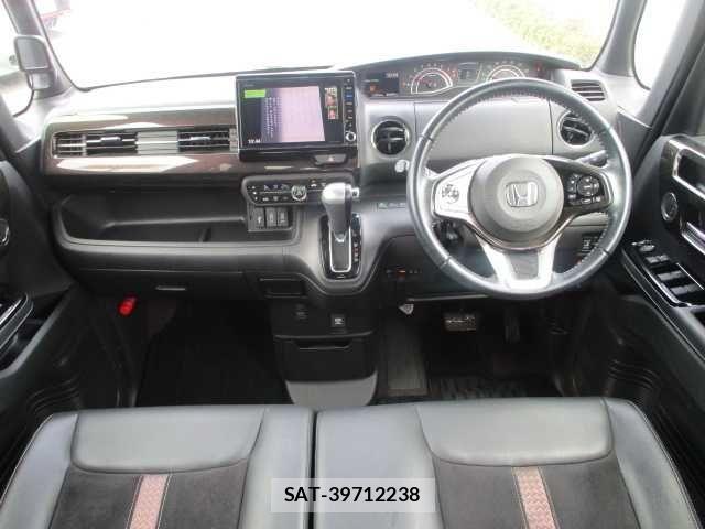Honda N BOX CUSTOM 2019-07 8037158-10