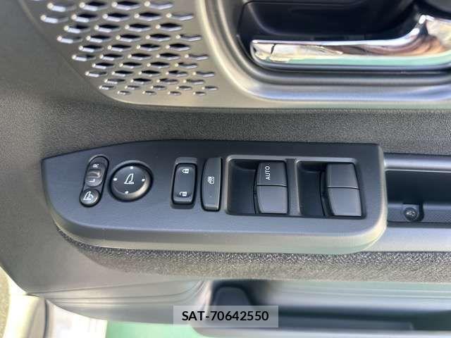 Honda N BOX CUSTOM 2026-05 8037114-12