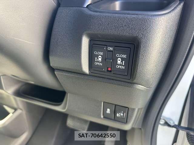 Honda N BOX CUSTOM 2026-05 8037114-13