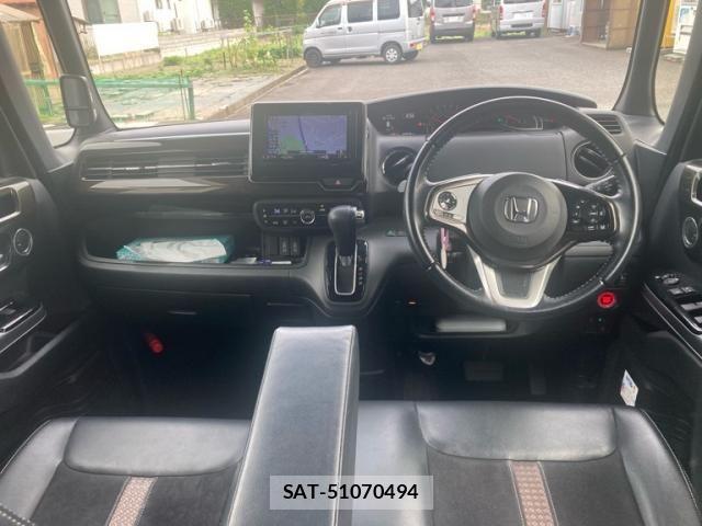 Honda N BOX CUSTOM 2018-02 8037185-13