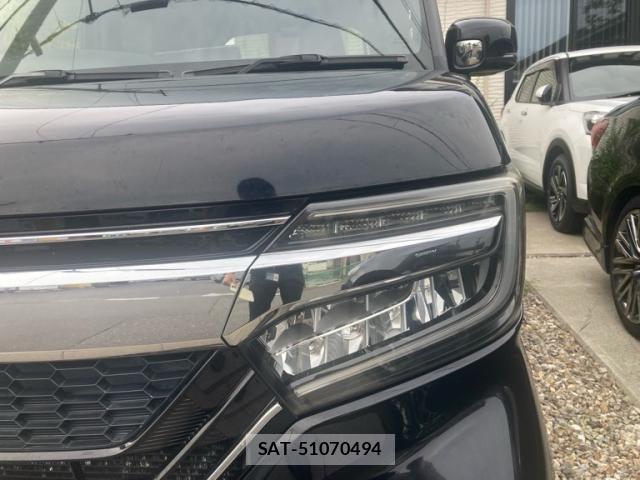 Honda N BOX CUSTOM 2018-02 8037185-3