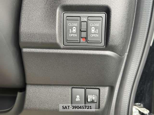 Honda N BOX CUSTOM 2026-05 8037126-14