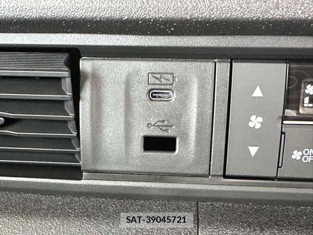 Honda N BOX CUSTOM 2026-05 8037126-16