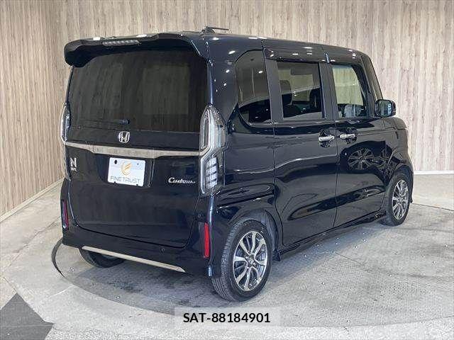 Honda N BOX CUSTOM 2023-12 8074869-12