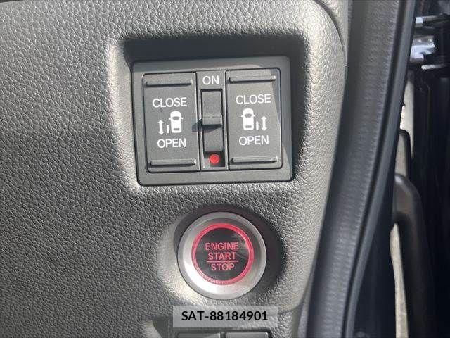 Honda N BOX CUSTOM 2023-12 8074869-8
