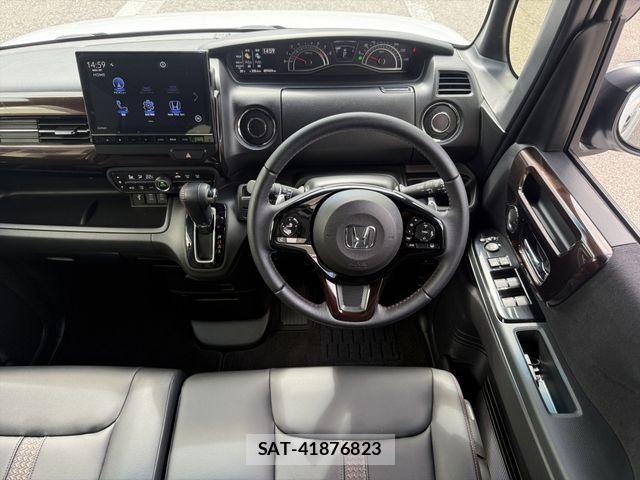 Honda N BOX CUSTOM 2023-11 8100771-13