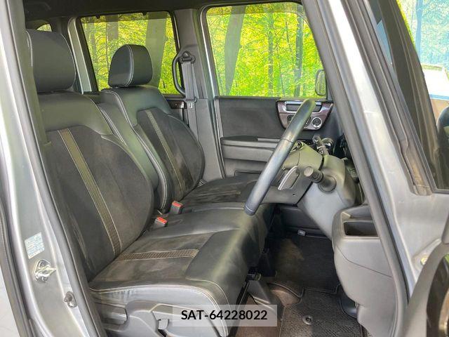 Honda N BOX CUSTOM 2018-01 8100764-7