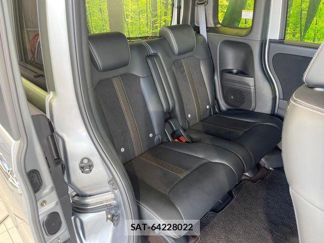Honda N BOX CUSTOM 2018-01 8100764-8