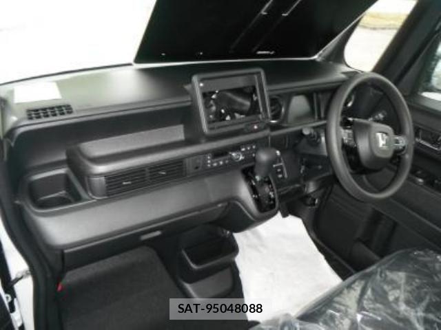 Honda N BOX CUSTOM 2024-02 8100745-1