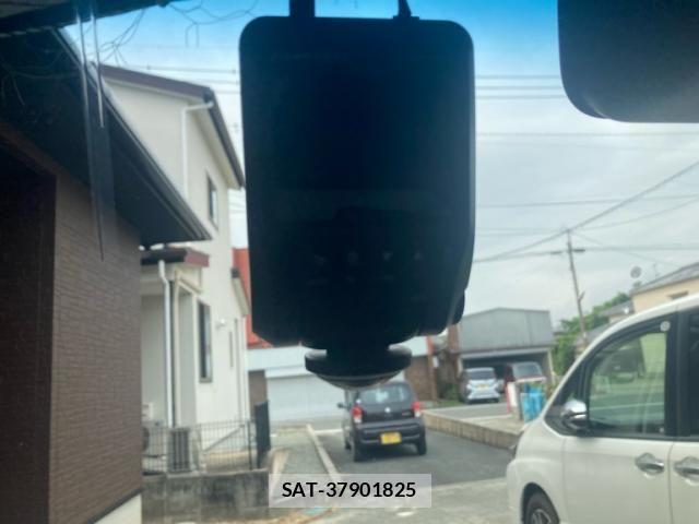 Honda N BOX CUSTOM 2021-06 8100766-15