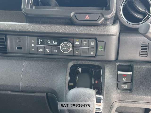 Honda N BOX CUSTOM 2026-05 8100738-17
