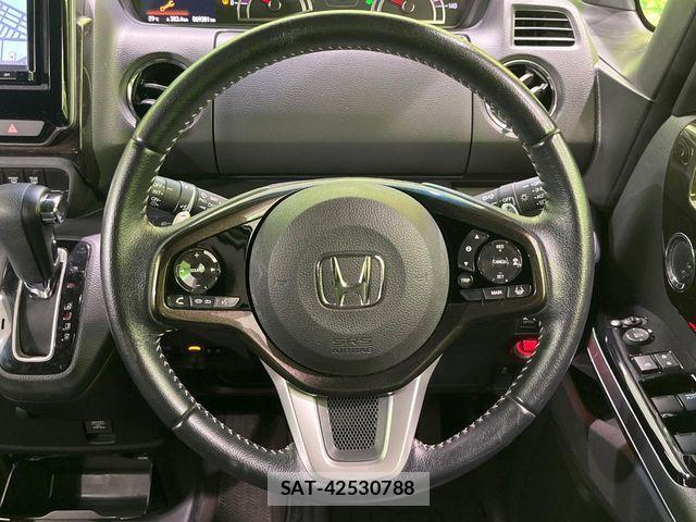 Honda N BOX CUSTOM 2018-02 8100777-10
