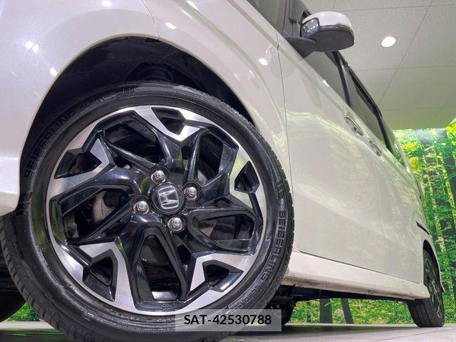 Honda N BOX CUSTOM 2018-02 8100777-12
