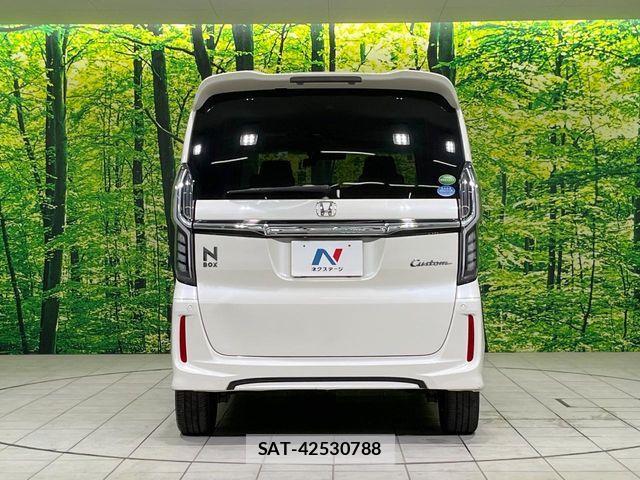 Honda N BOX CUSTOM 2018-02 8100777-14