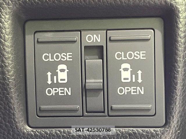 Honda N BOX CUSTOM 2018-02 8100777-5