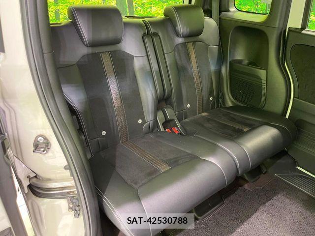 Honda N BOX CUSTOM 2018-02 8100777-8
