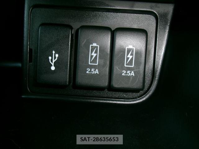Honda N BOX CUSTOM 2022-09 8100789-17