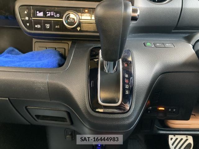 Honda N BOX CUSTOM 2017-12 8131573-23
