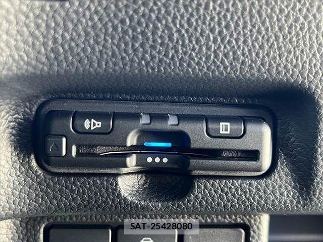 Honda N BOX CUSTOM 2022-02 8131550-4