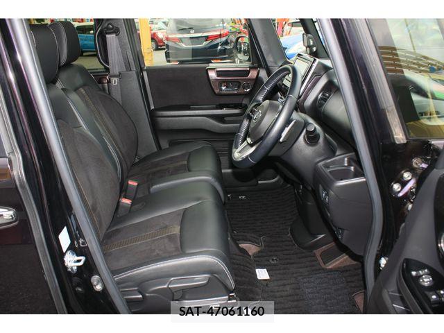 Honda N BOX CUSTOM 2019-05 8131529-11