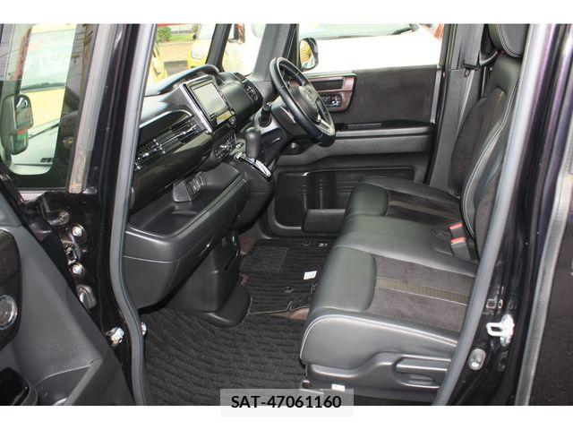 Honda N BOX CUSTOM 2019-05 8131529-12