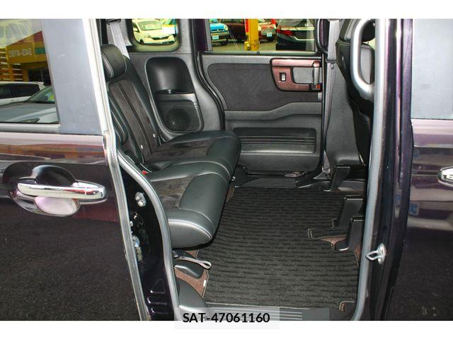 Honda N BOX CUSTOM 2019-05 8131529-13