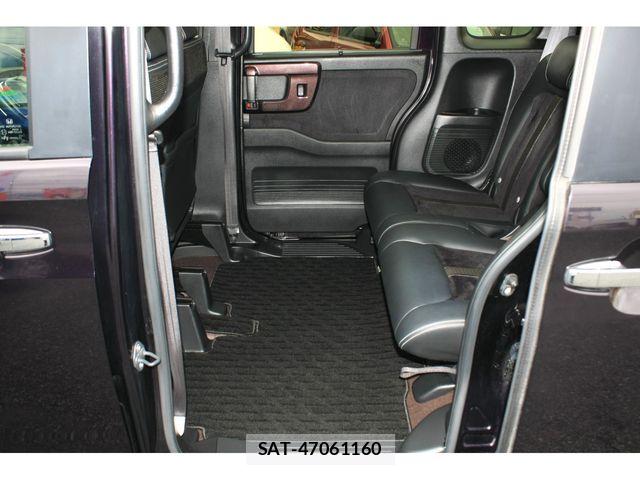 Honda N BOX CUSTOM 2019-05 8131529-14