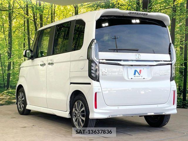 Honda N BOX CUSTOM 2022-04 8146298-16